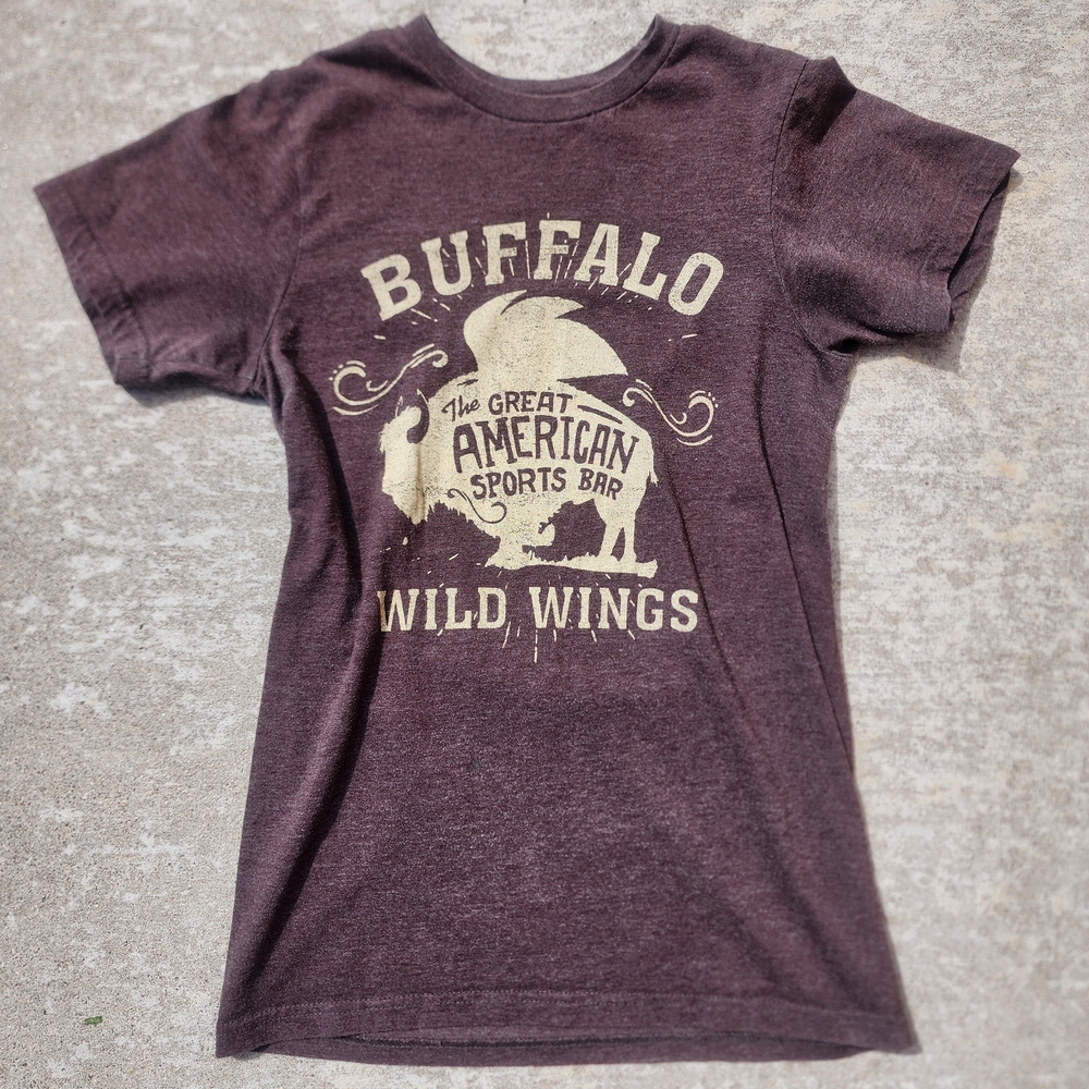 Buffalo Wild Wings Brown Short Sleeve Sports Bar Graphic Tee Merch, XS